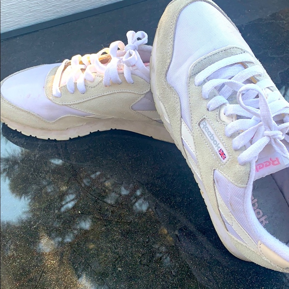 Pretty White/off white Reebok’s!